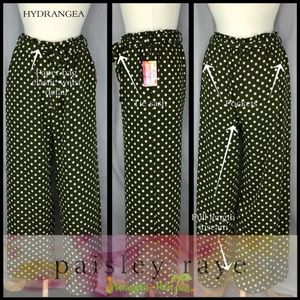 Pants: Hydrangea 1X - black floral