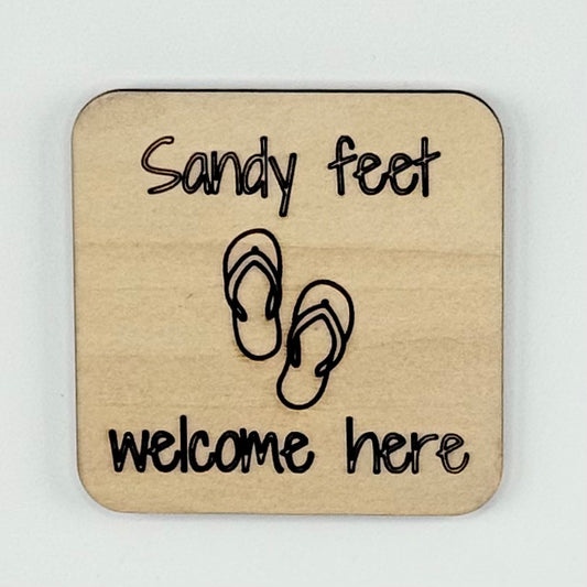 Fridge Magnet: Sandy Feet Welcome Here - flip flops