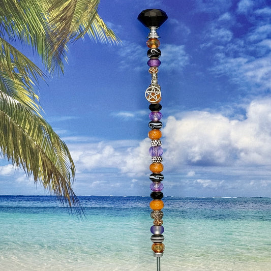 Metal garden stake with a pentagram design and ‘Hexed & Blessed’ inscription — mystical and witchy outdoor décor.
